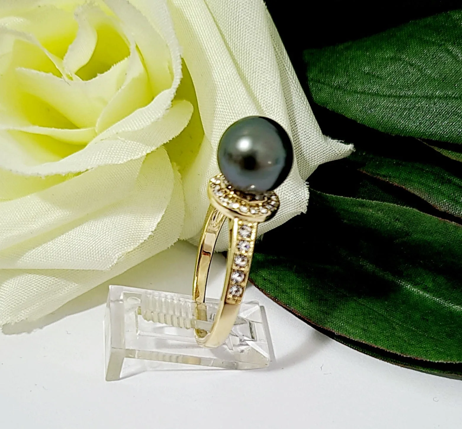 Fetia - Genuine & Gorgeous Tahitian Pearl Ring