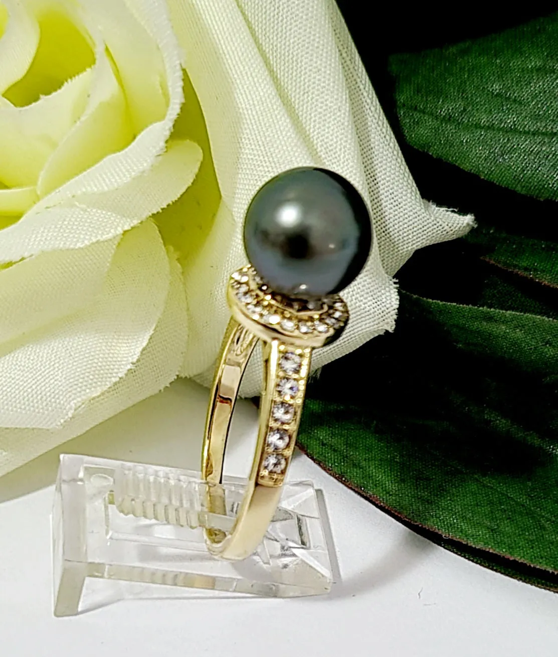 Fetia - Genuine & Gorgeous Tahitian Pearl Ring